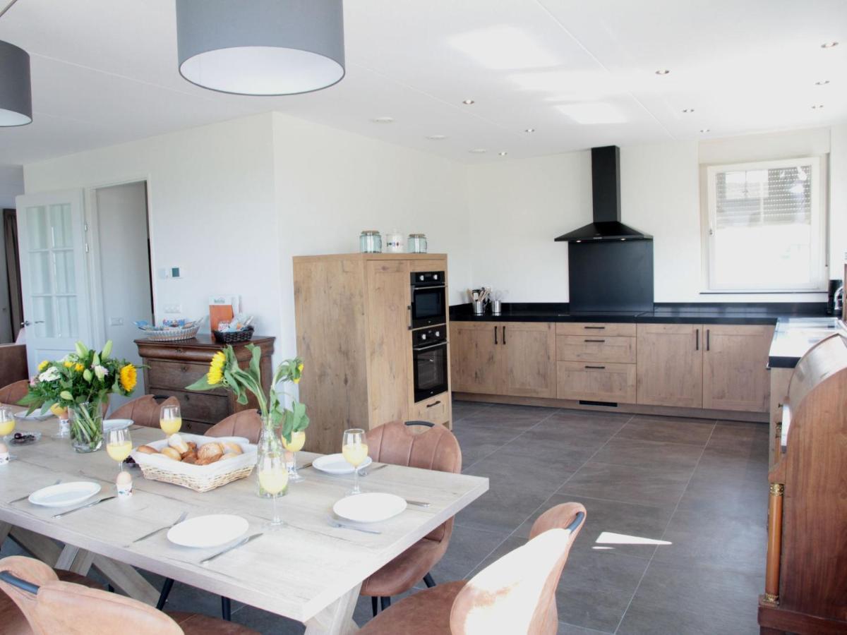 Beautiful And Spacious Villa With A Panoramic View Near The Beach Of Cadzand Zewnętrze zdjęcie